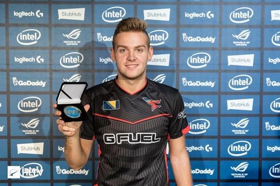 干杯！BLG轻松击败WBG 夺得LPL夏季赛冠军