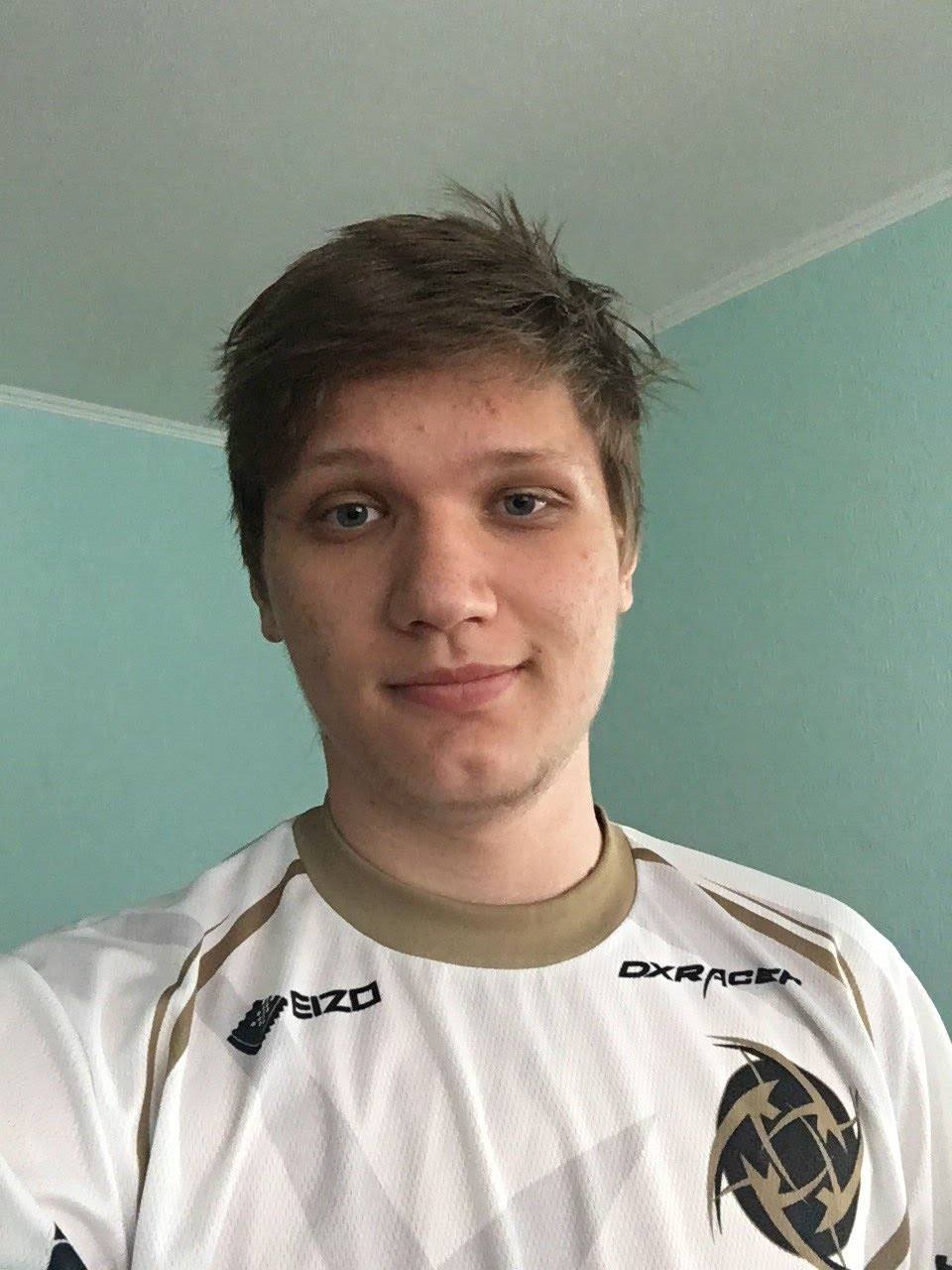 奖牌收割者 s1mple荣膺BLAST秋决MVP奖牌