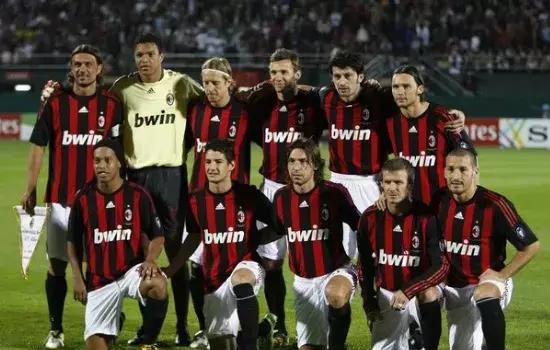 队长的担当！微笑卡莎风雨交加狂暴杀戮 微笑队逆转拿赛点