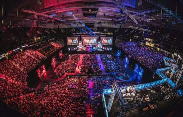 C9发文告别中单选手EMENES：希望你接下来一切顺利！