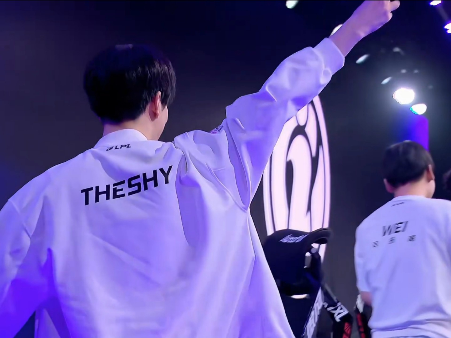 LPL德国杯后续赛程：明天的 Top Esports vs. ThunderTalk Gaming 的胜者将在29日与 Anyone's Legend 争夺冠军！